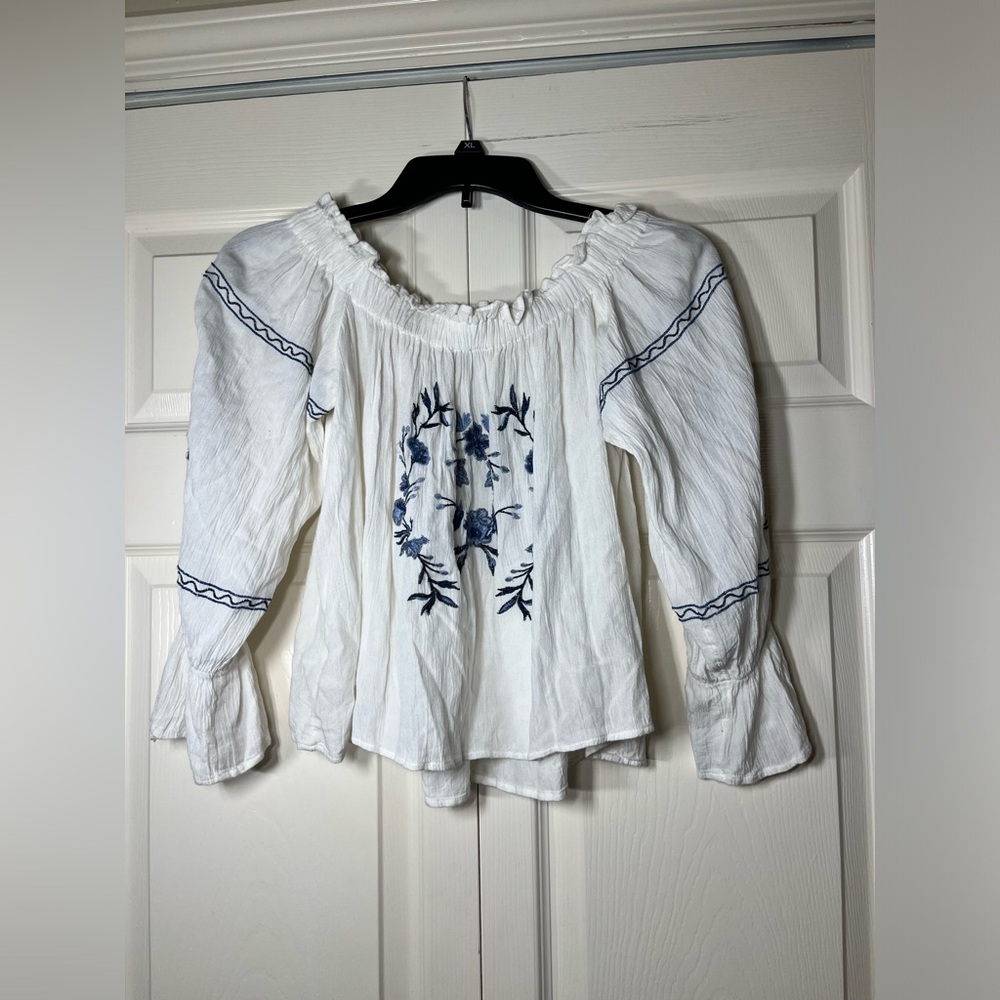 American Eagle Outfitters‎ Boho Crop Off The Shoulder Ivory Embroidered Blouse